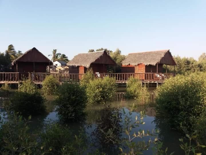 La Capannina Chez Lea Hotel Morondava Exterior photo